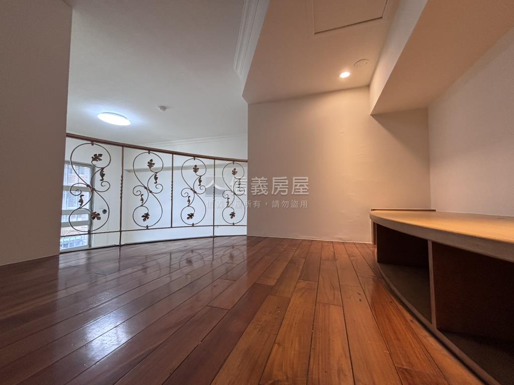 摩登家庭．魔術大空間房屋室內格局與周邊環境