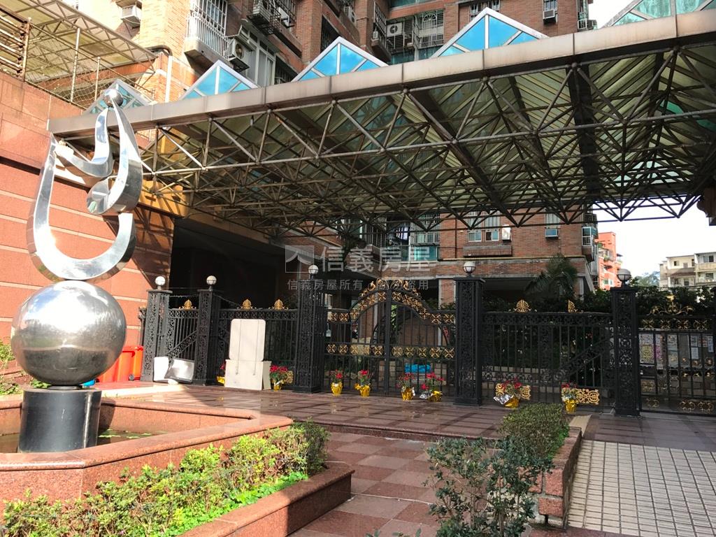 摩登家庭．魔術大空間房屋室內格局與周邊環境