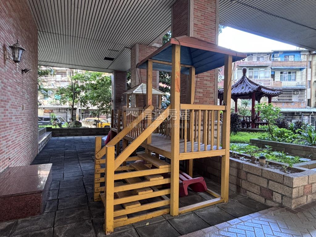 摩登家庭．魔術大空間房屋室內格局與周邊環境