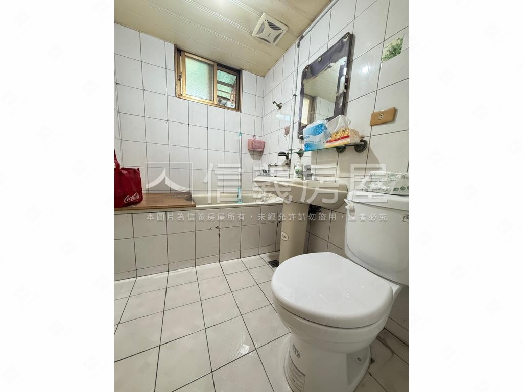 成功景觀三房車位房屋室內格局與周邊環境