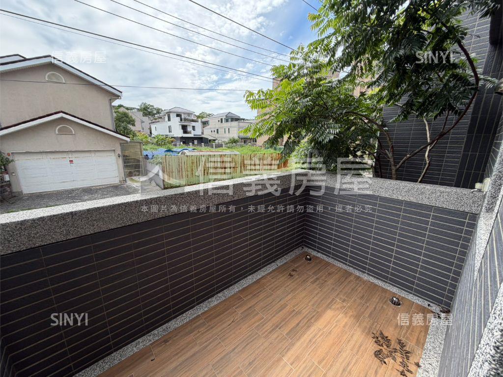 石門景觀大露臺電梯別墅房屋室內格局與周邊環境