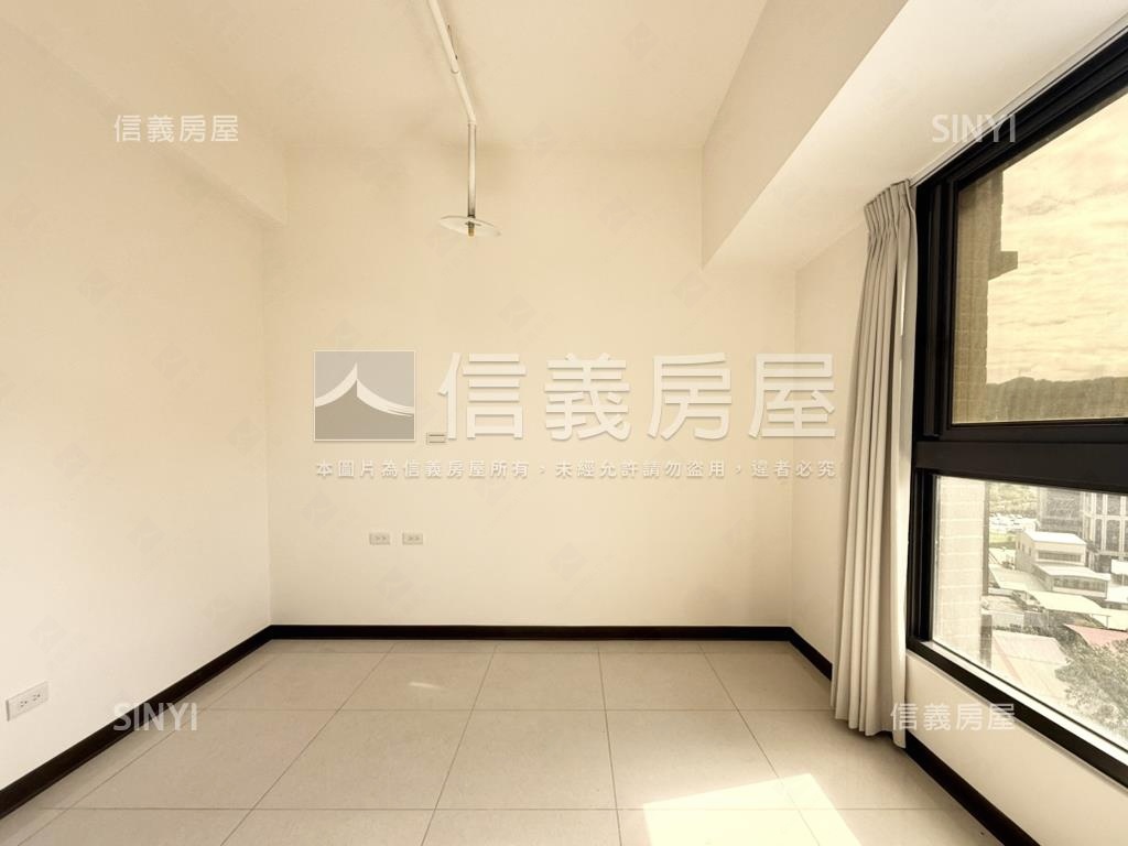 世界花園翱翔景觀大兩房房屋室內格局與周邊環境