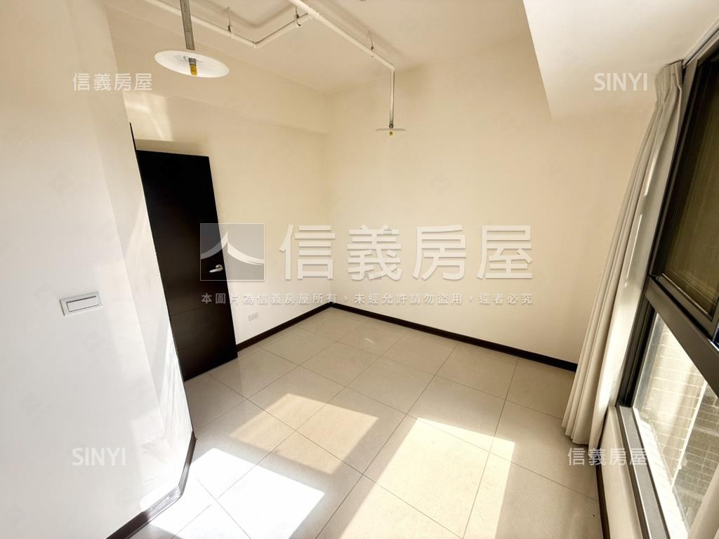 世界花園翱翔景觀大兩房房屋室內格局與周邊環境