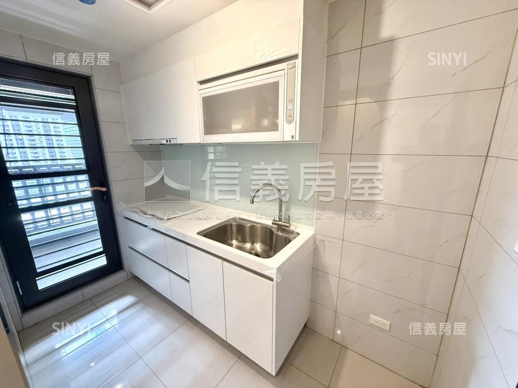 世界花園翱翔景觀大兩房房屋室內格局與周邊環境