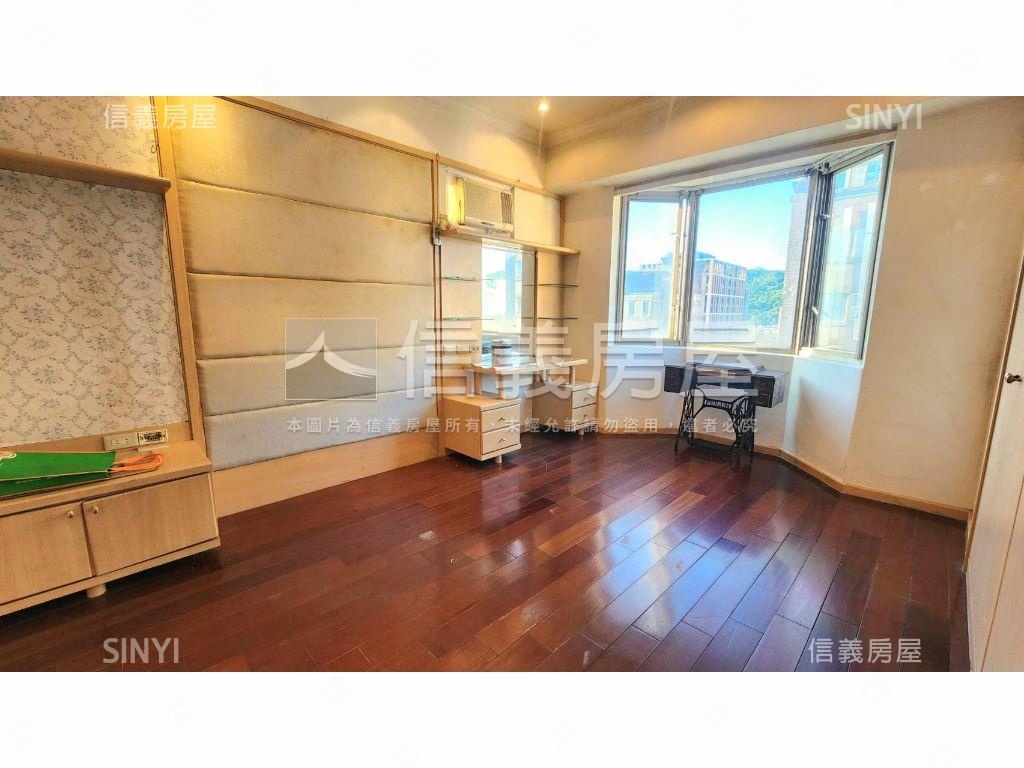 香檳高樓經典四房雙坡平房屋室內格局與周邊環境