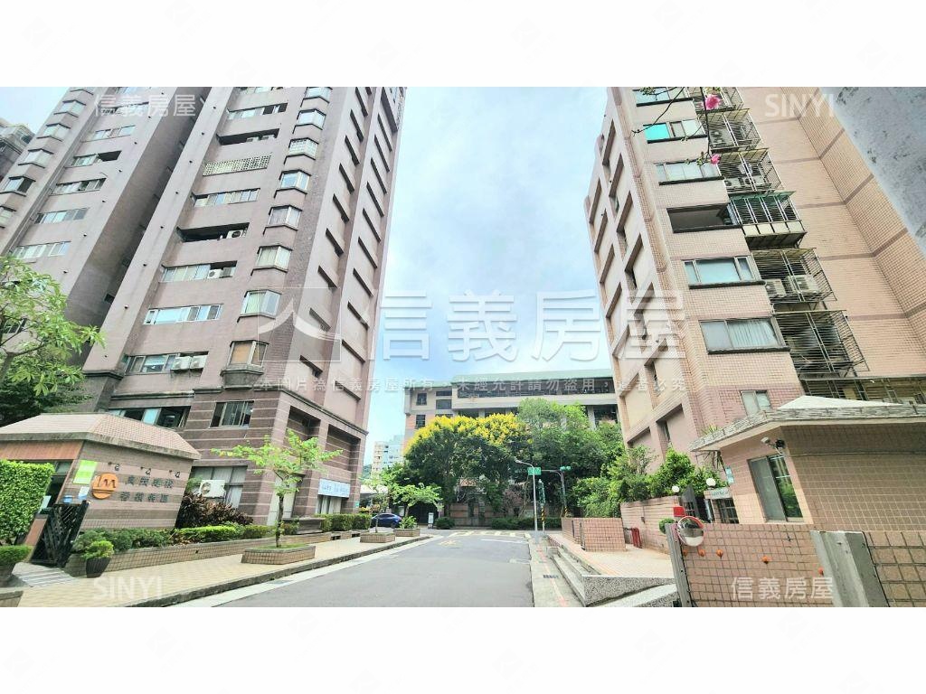 大直高樓經典四房雙坡平房屋室內格局與周邊環境