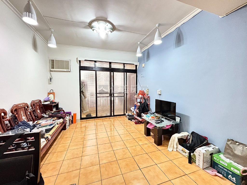 區公所旁稀有方正三房房屋室內格局與周邊環境