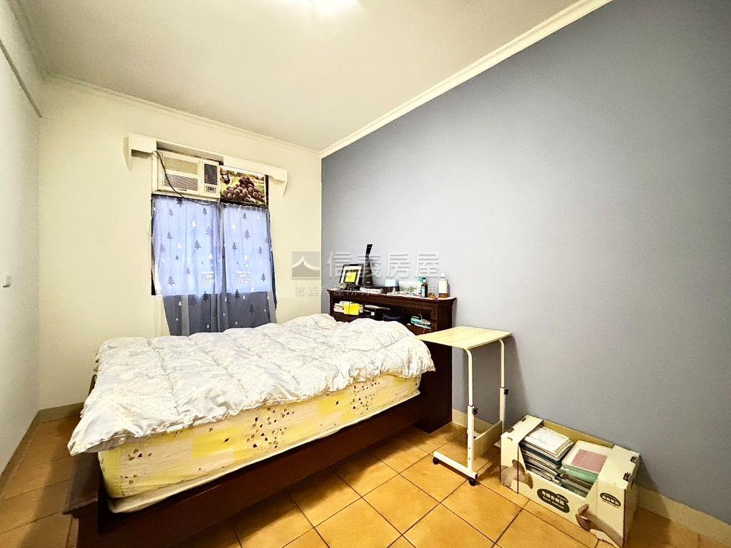 區公所旁稀有方正三房房屋室內格局與周邊環境