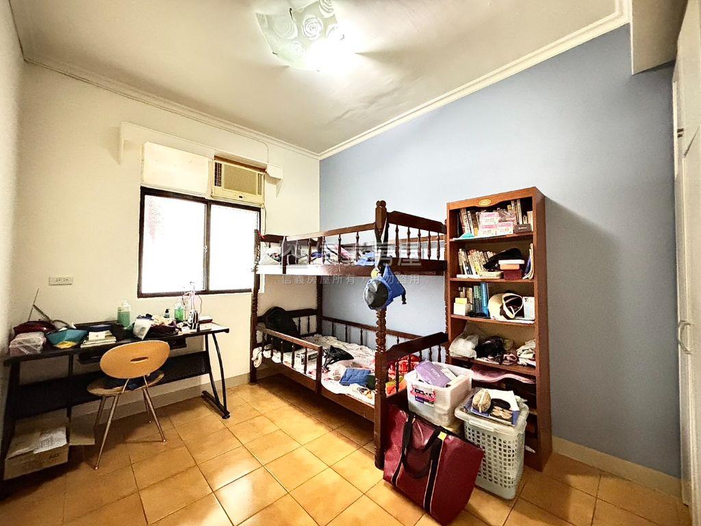 區公所旁稀有方正三房房屋室內格局與周邊環境