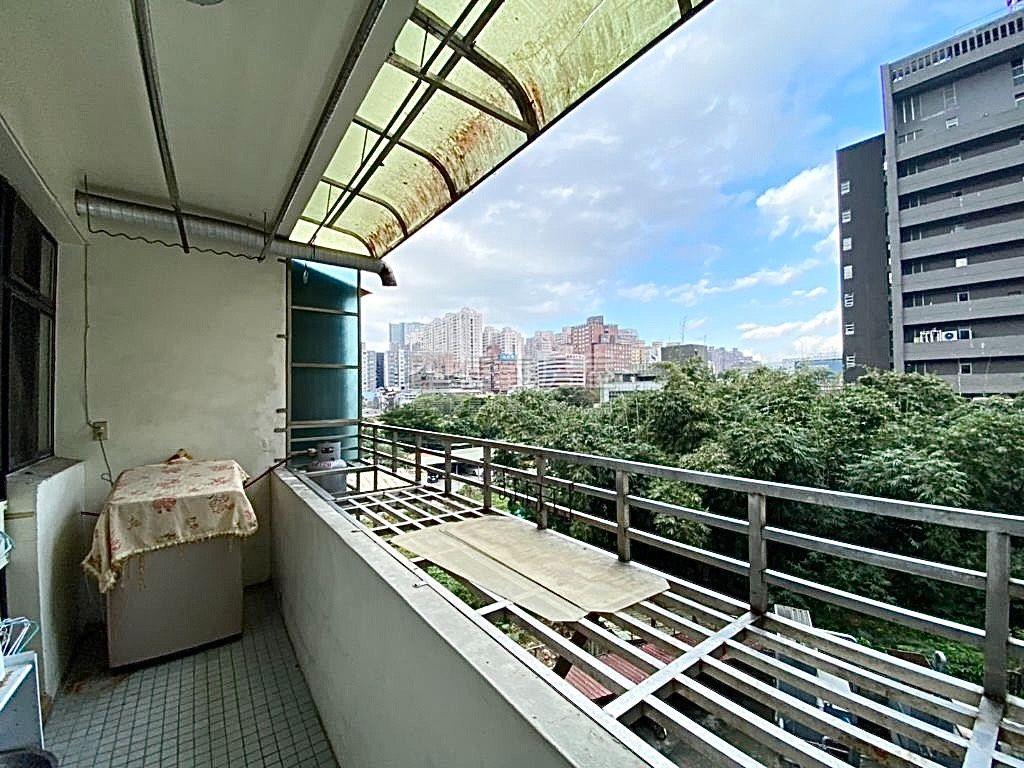 區公所旁稀有方正三房房屋室內格局與周邊環境
