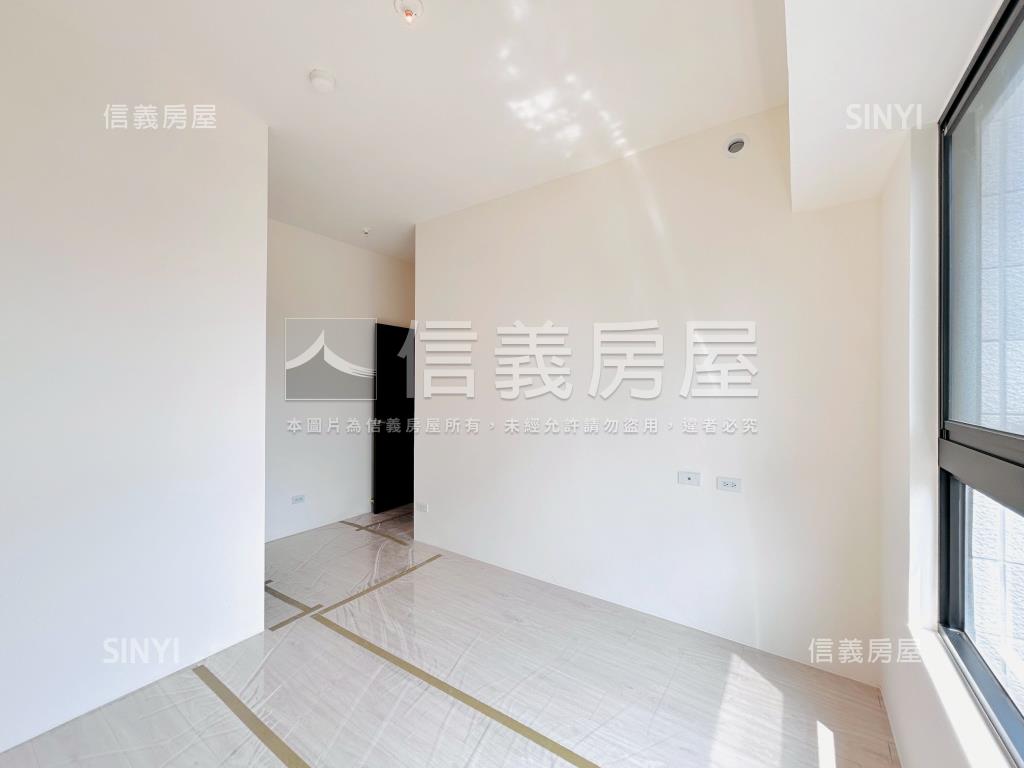 青埔晶采學三房車位房屋室內格局與周邊環境