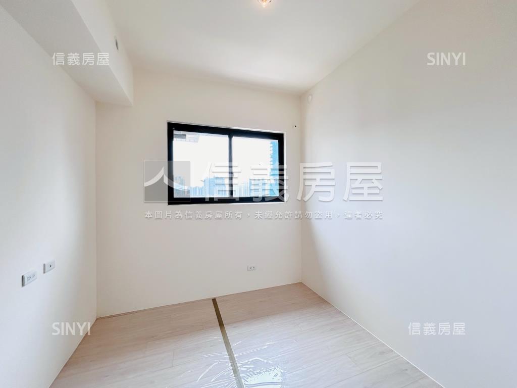 青埔晶采學三房車位房屋室內格局與周邊環境