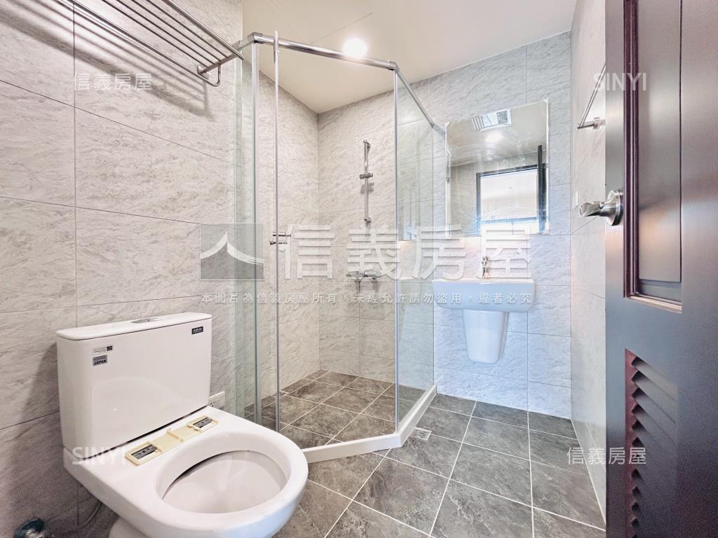 青埔晶采學三房車位房屋室內格局與周邊環境