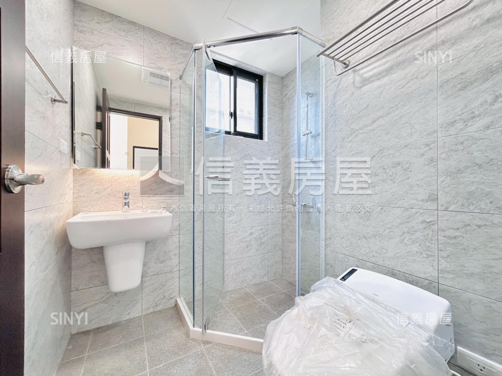 青埔晶采學三房車位房屋室內格局與周邊環境