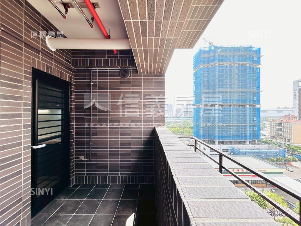 青埔晶采學三房車位房屋室內格局與周邊環境