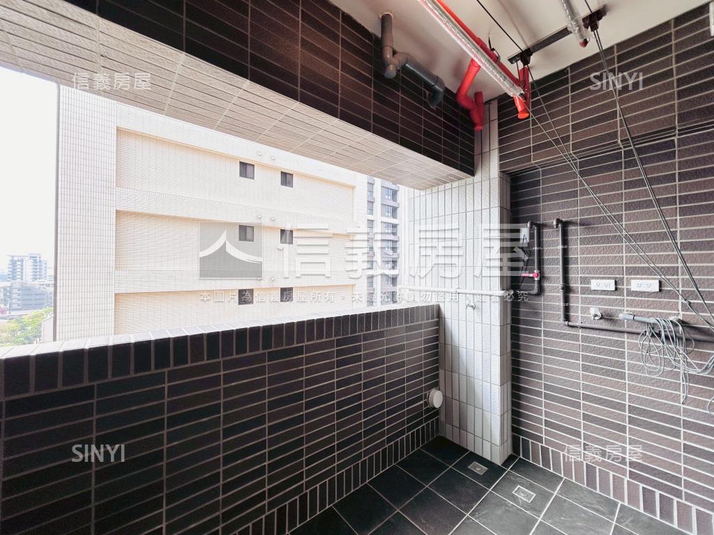 青埔晶采學三房車位房屋室內格局與周邊環境