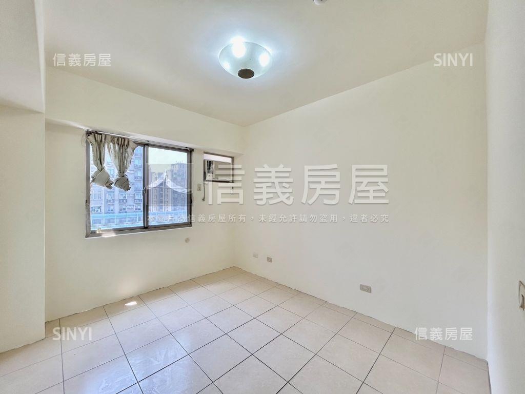 空一五區採光美四房房屋室內格局與周邊環境