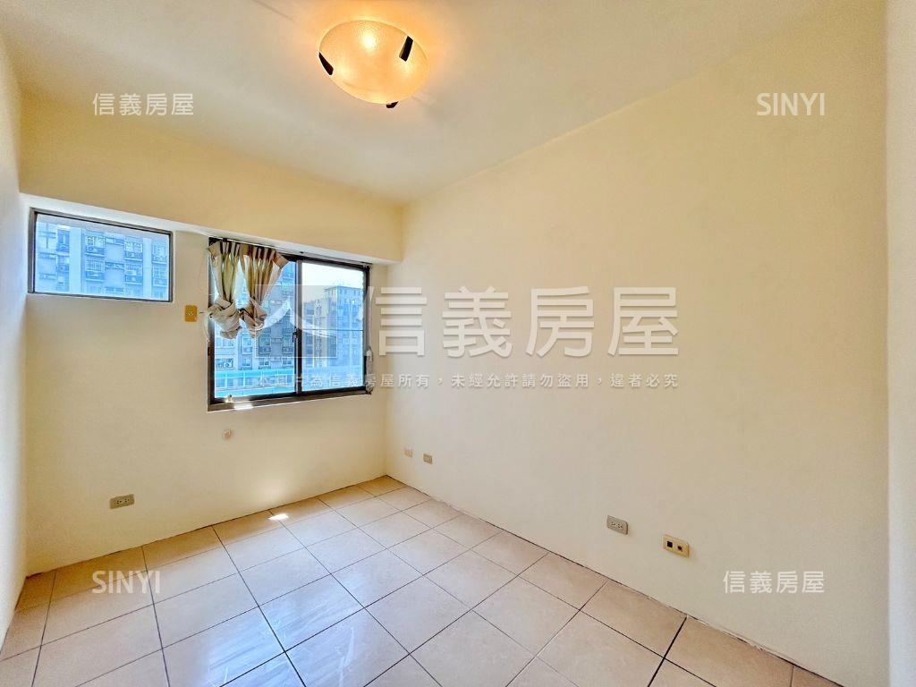 空一五區採光美四房房屋室內格局與周邊環境