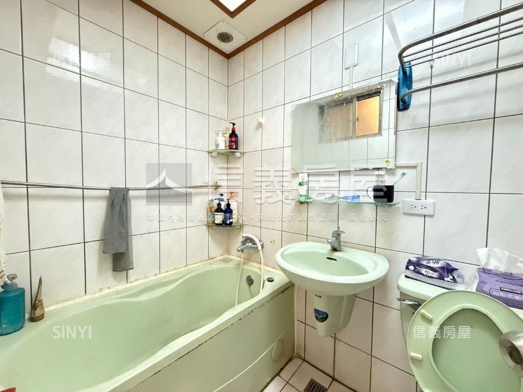 雷中街大面寬別墅房屋室內格局與周邊環境