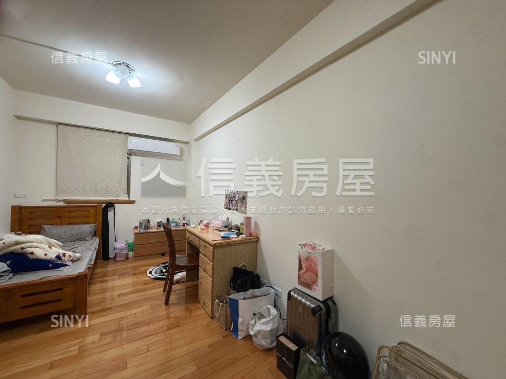 雷中街大面寬別墅房屋室內格局與周邊環境