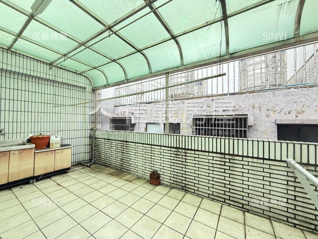 雷中街大面寬別墅房屋室內格局與周邊環境