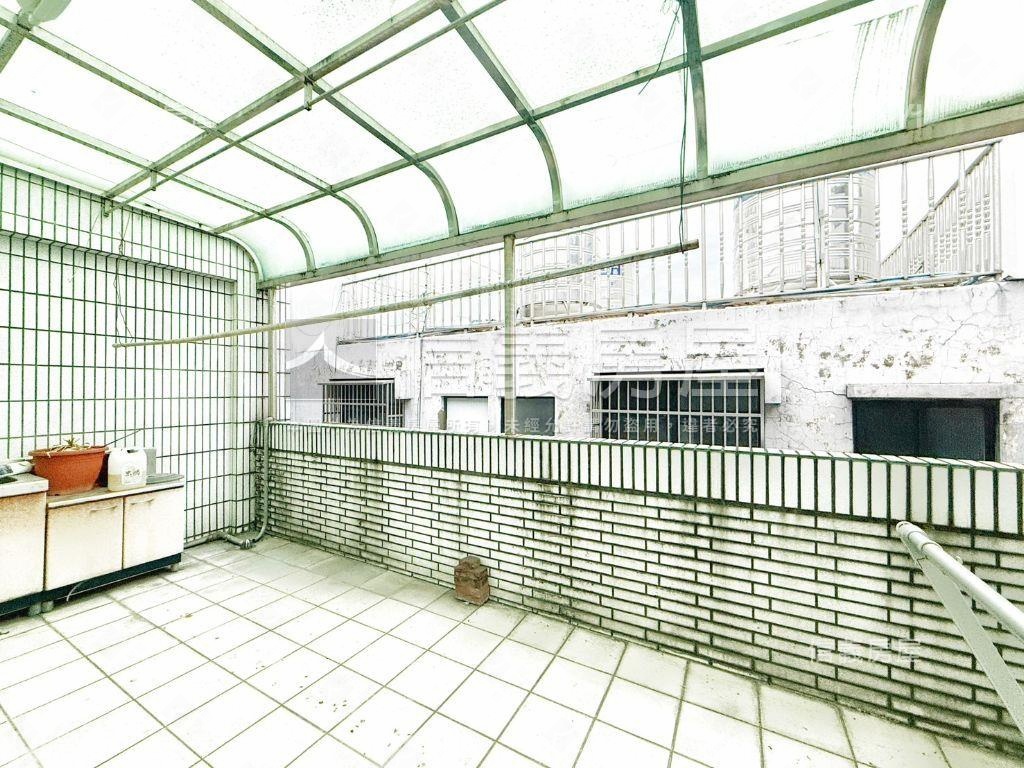 雷中街大面寬別墅房屋室內格局與周邊環境