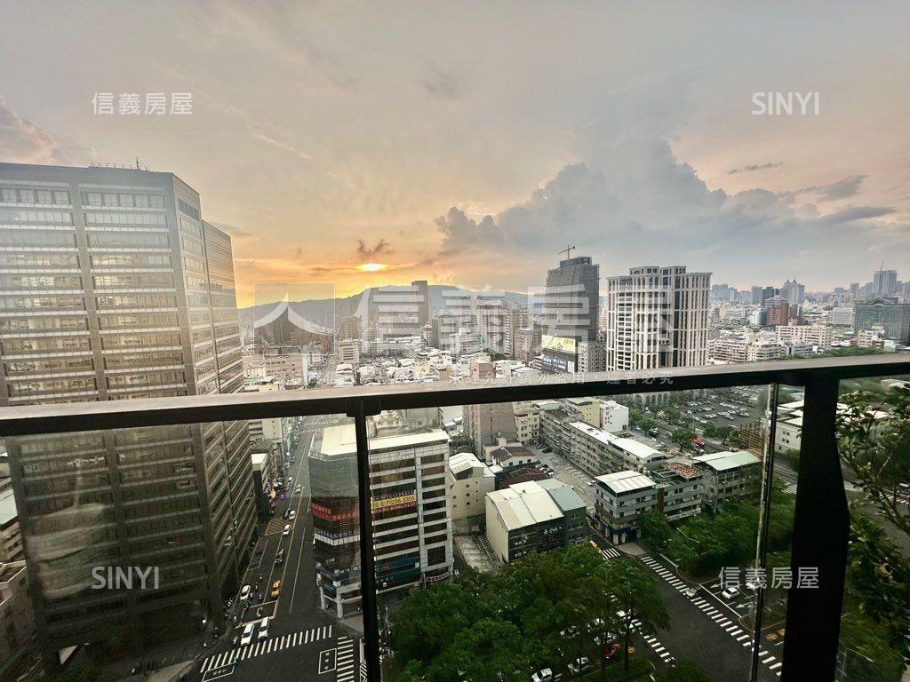 高雄ＣＢＤ經貿中心整層房屋室內格局與周邊環境