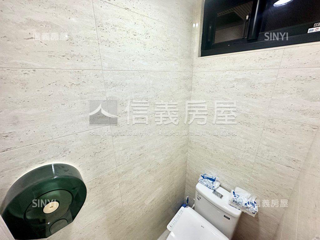 高雄ＣＢＤ經貿中心整層房屋室內格局與周邊環境