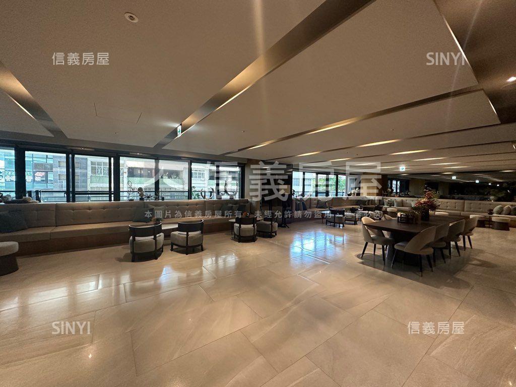 高雄ＣＢＤ經貿中心整層房屋室內格局與周邊環境