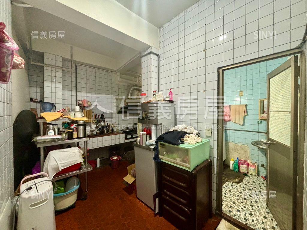 正義北天臺生活機能強透天房屋室內格局與周邊環境