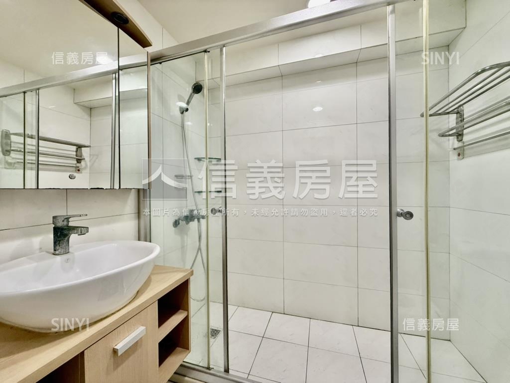 山景‧南加州‧標準樓中樓房屋室內格局與周邊環境