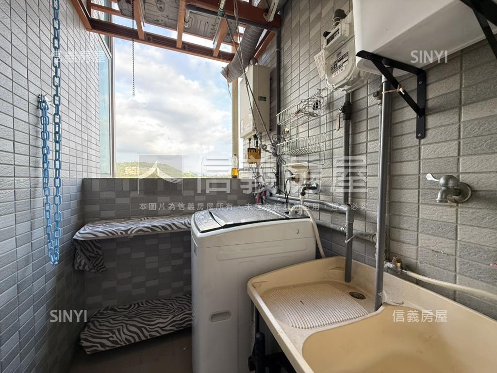 山景‧南加州‧標準樓中樓房屋室內格局與周邊環境