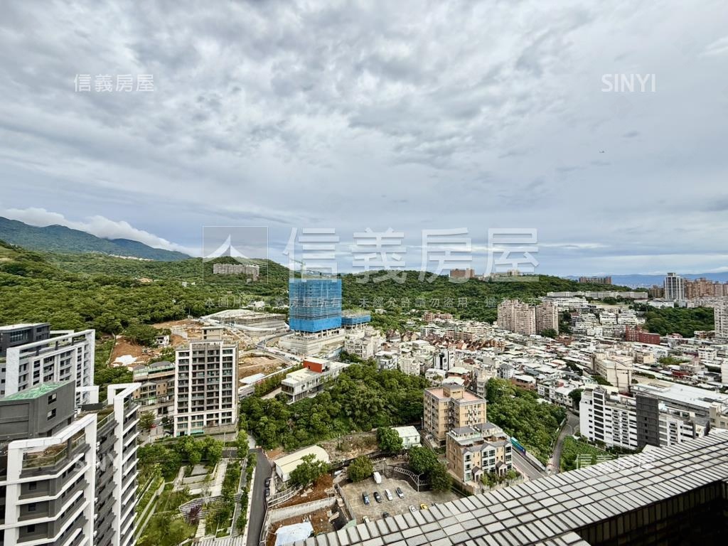 山景‧南加州‧標準樓中樓房屋室內格局與周邊環境