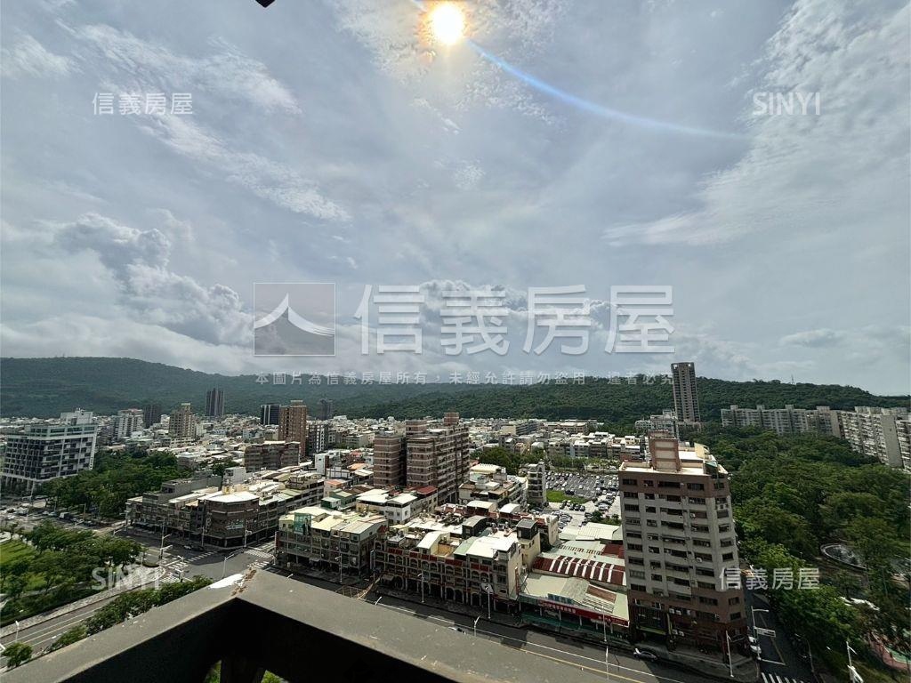 稀有傳奇Ａ棟三房雙平車房屋室內格局與周邊環境