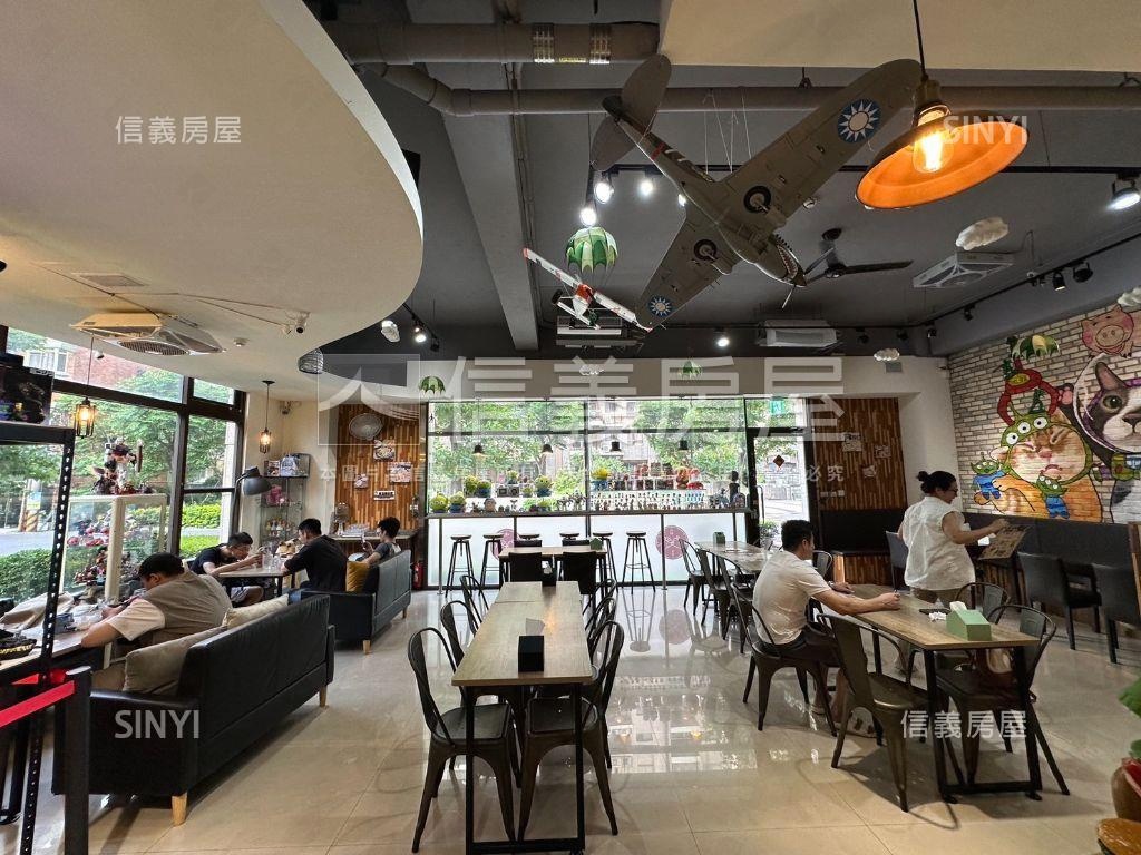 近日月光三角窗店面房屋室內格局與周邊環境