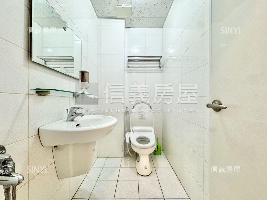 平實副都心朝南美透天房屋室內格局與周邊環境