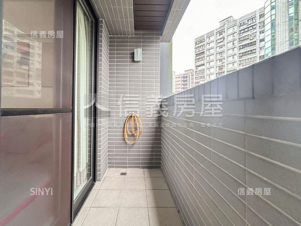汐止精美裝潢三房平面車位房屋室內格局與周邊環境