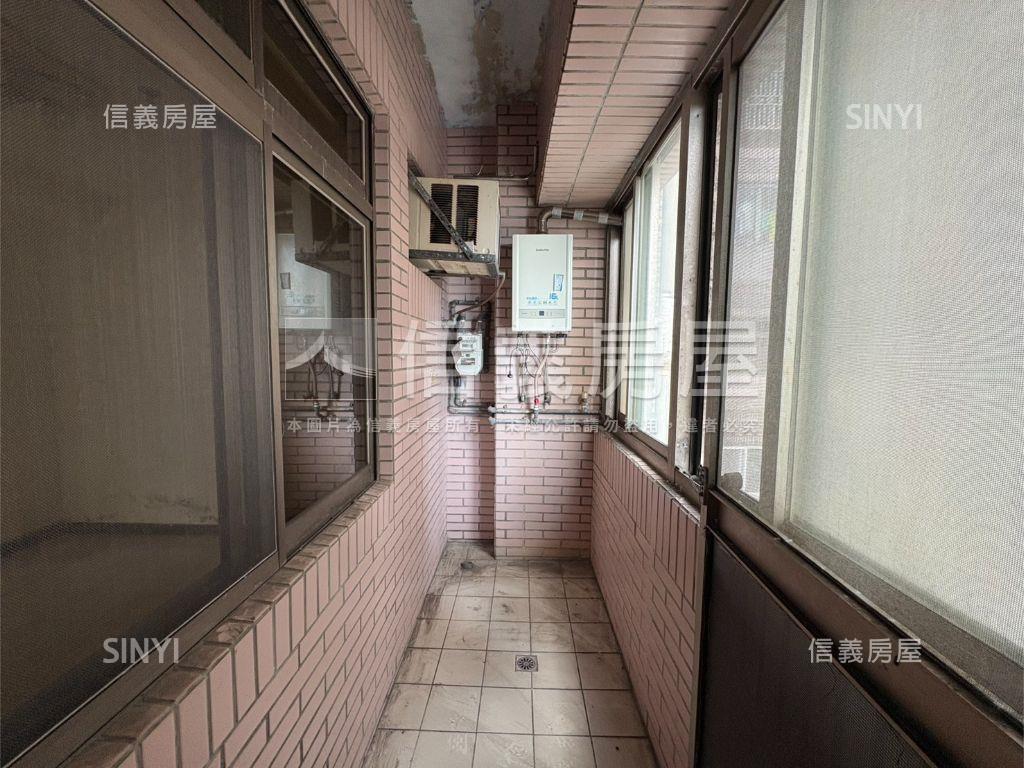 東方山河景觀大空間＋車位房屋室內格局與周邊環境
