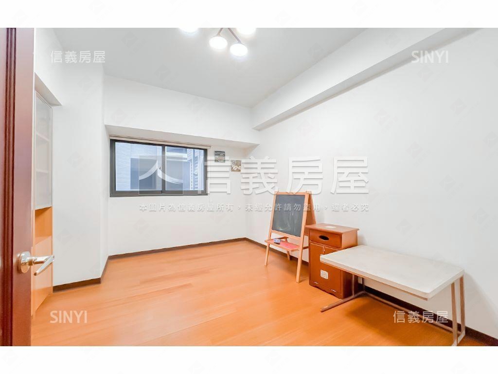 新光旁＜免四千萬＞大四房房屋室內格局與周邊環境