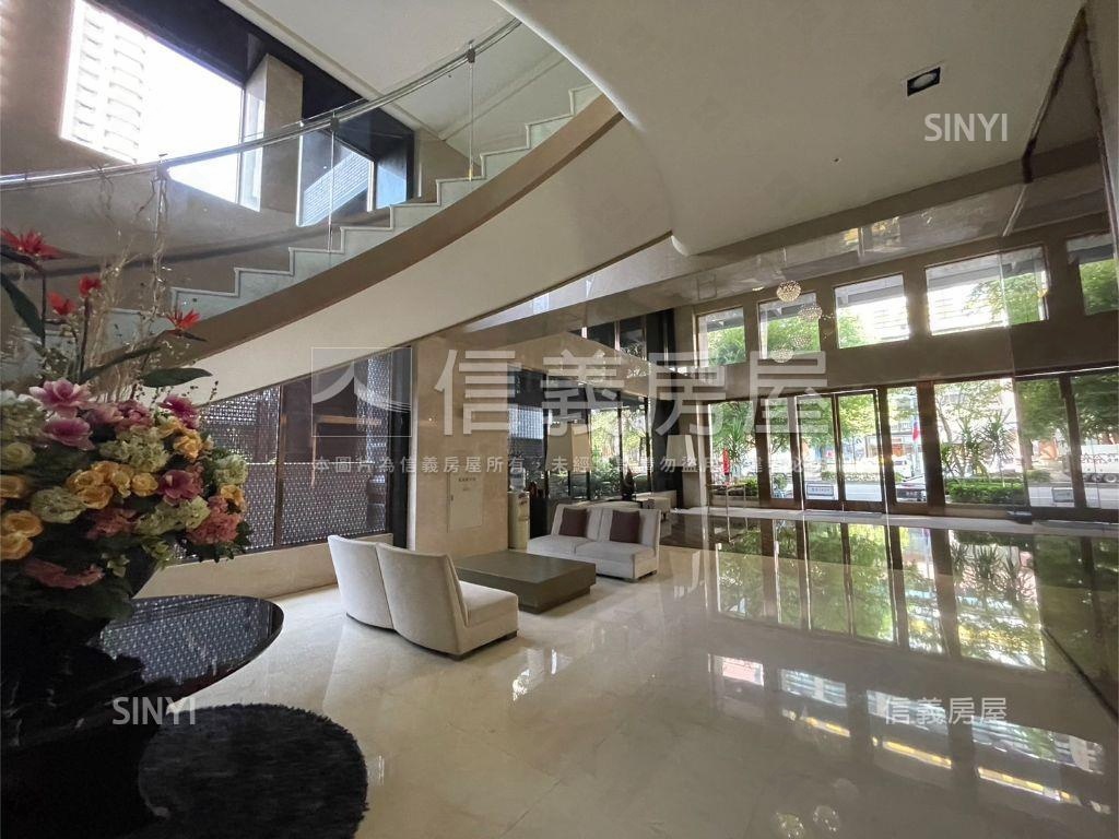 新光旁＜免四千萬＞大四房房屋室內格局與周邊環境