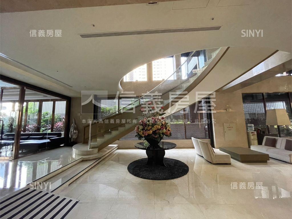 新光旁＜免四千萬＞大四房房屋室內格局與周邊環境