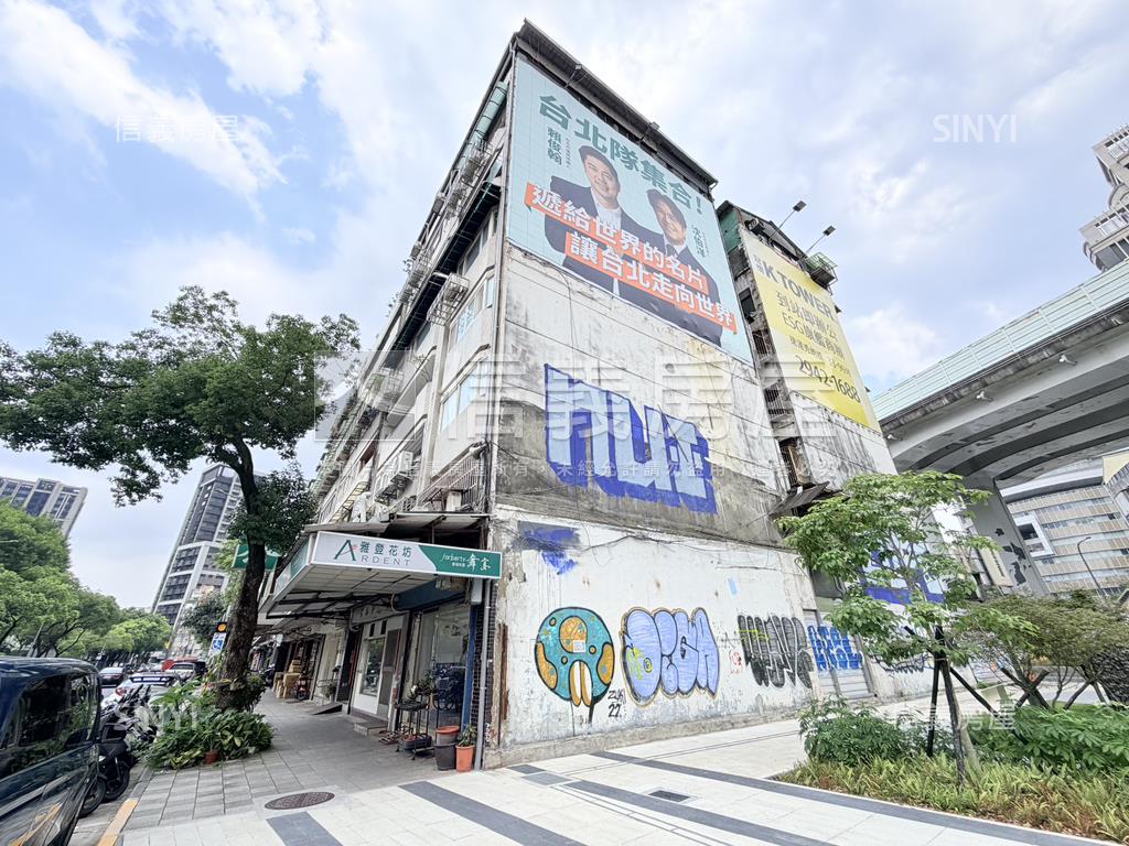 渭水路公園旁邊間黃金店面房屋室內格局與周邊環境