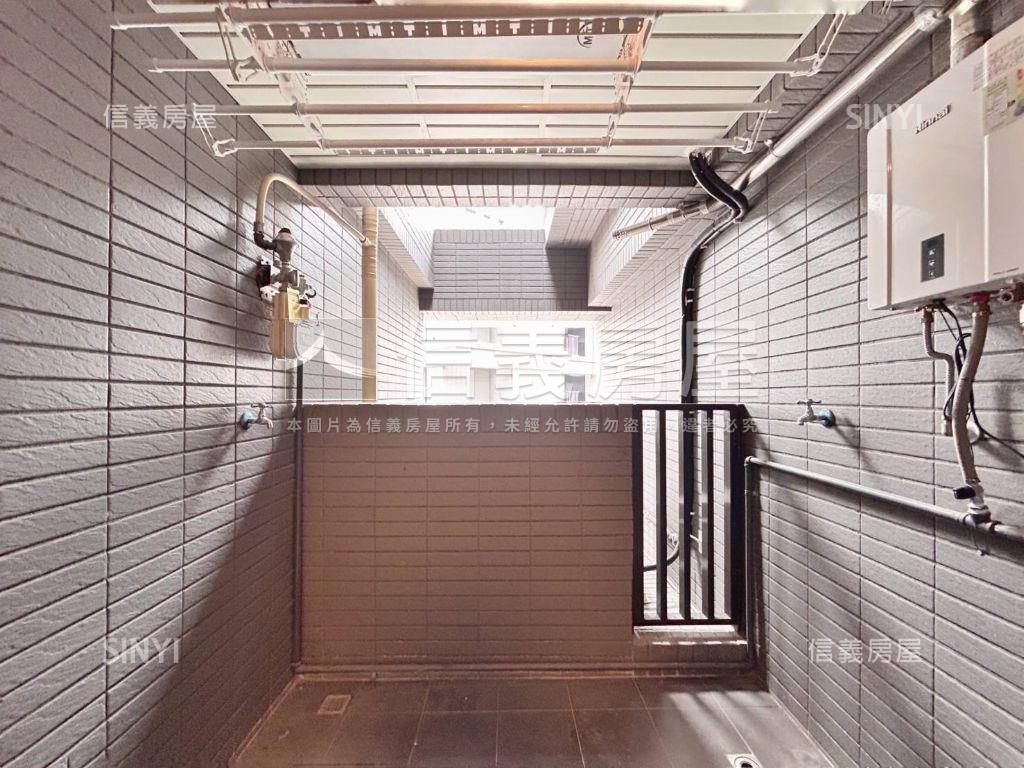 Ａ７富宇上城３房車位房屋室內格局與周邊環境