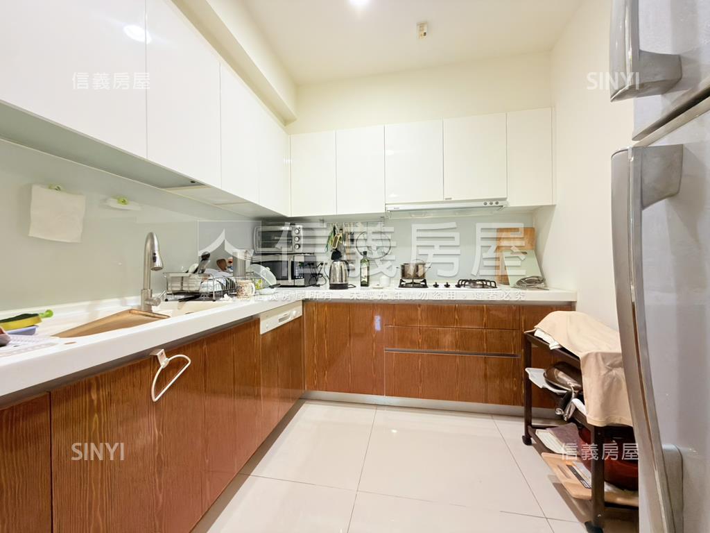 明日軸朝南視野四房房屋室內格局與周邊環境