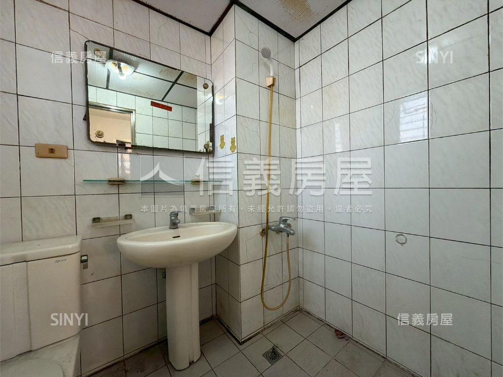 東方電梯３房房屋室內格局與周邊環境