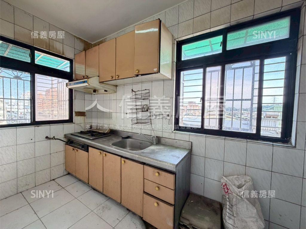 東方電梯３房房屋室內格局與周邊環境