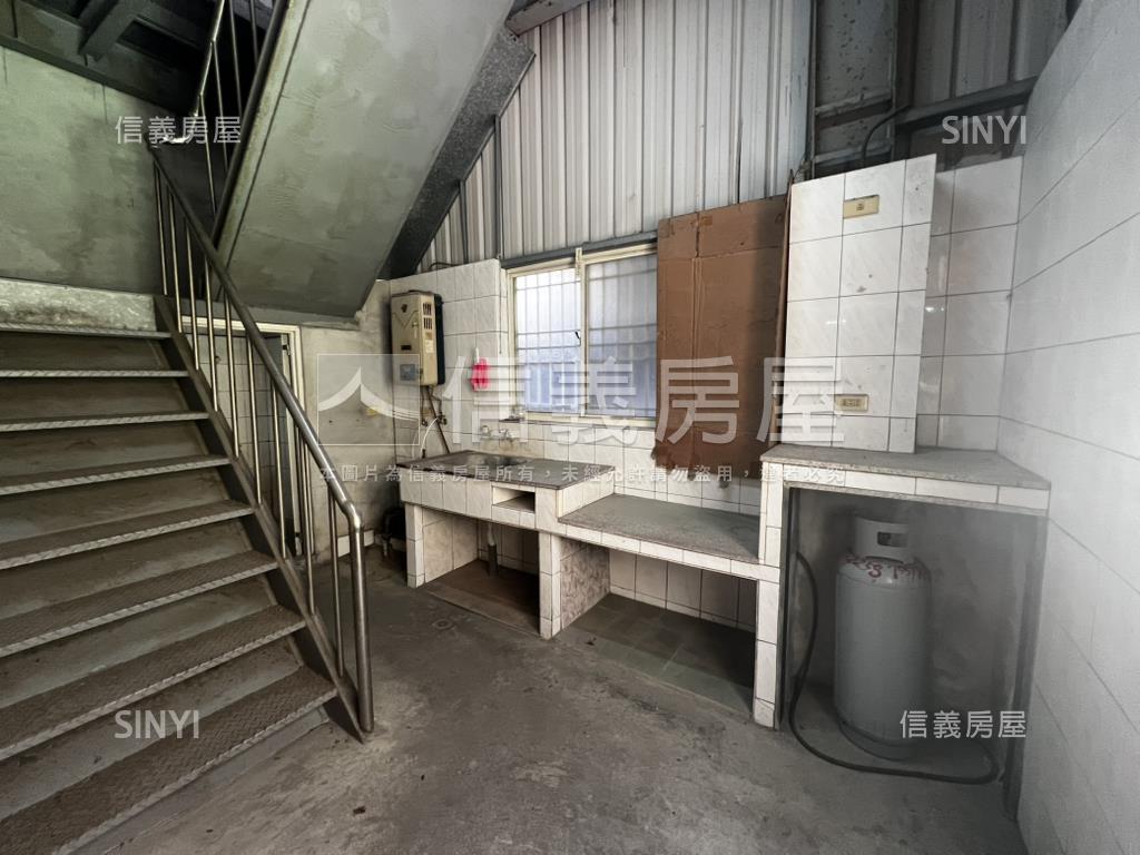 和美市區約３０坪土地房屋室內格局與周邊環境