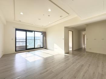 面公園採光好四房平車位