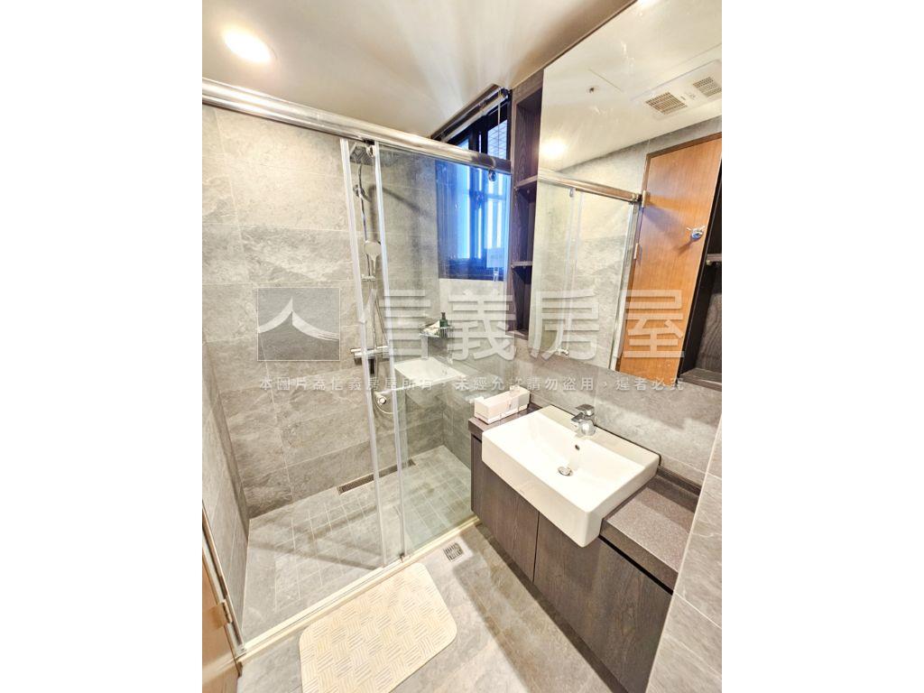 專任桃大誠。高樓三房車位房屋室內格局與周邊環境