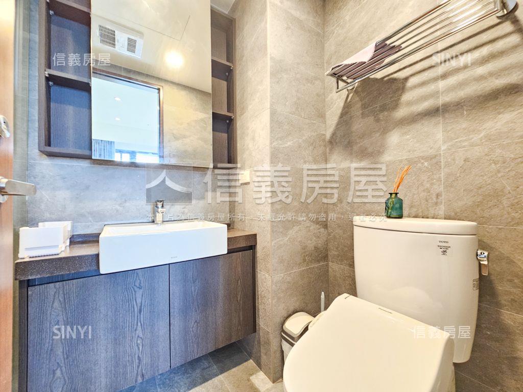 專任桃大誠。高樓三房車位房屋室內格局與周邊環境